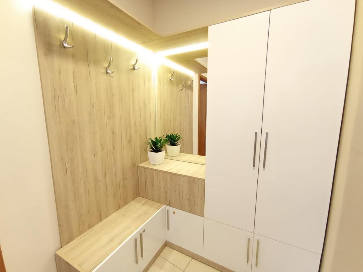 Trea Accomodations - Port Side วญอเรอ ภายนอก รูปภาพ